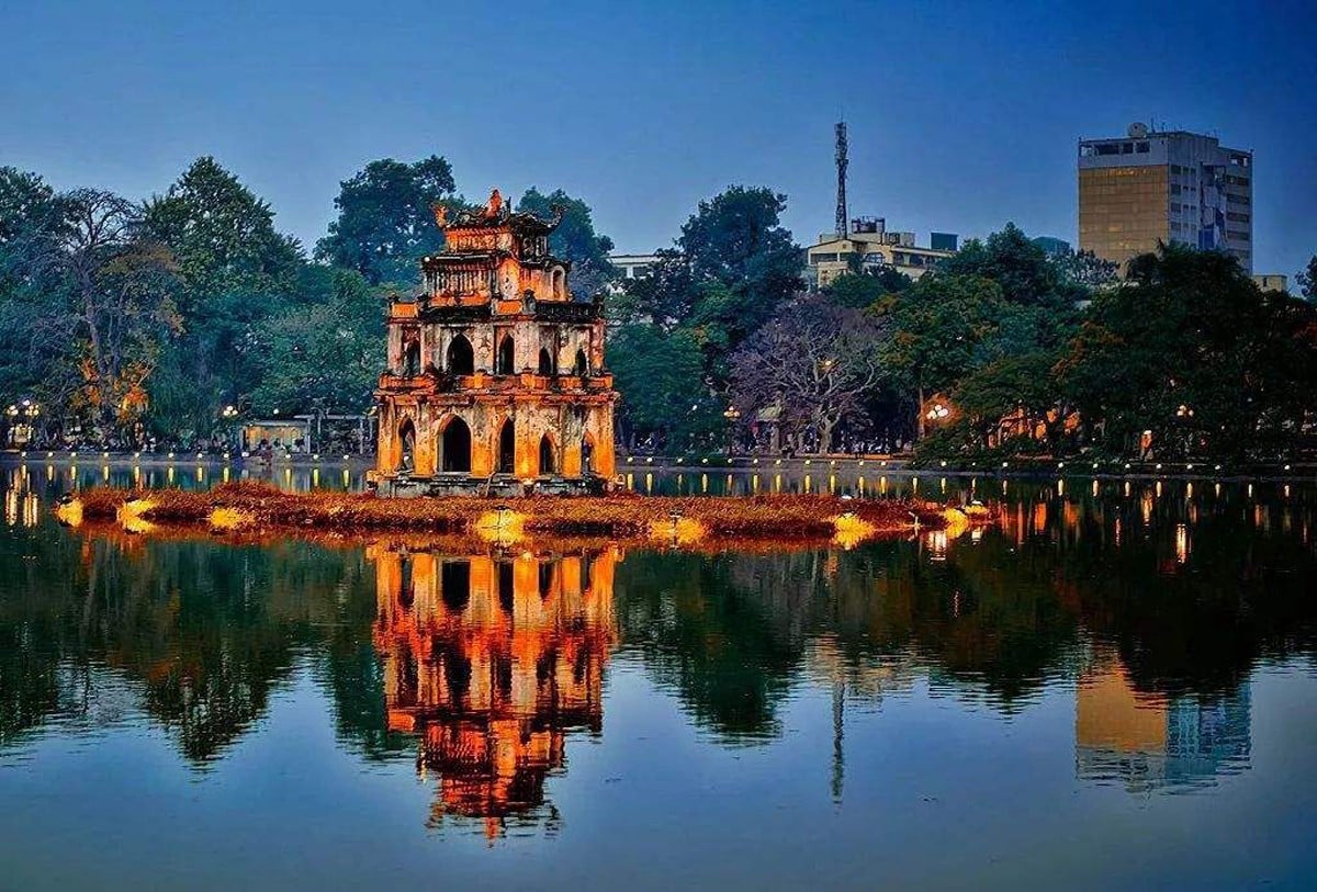 Hoan Kiem Lake City Tour Ha Noi
