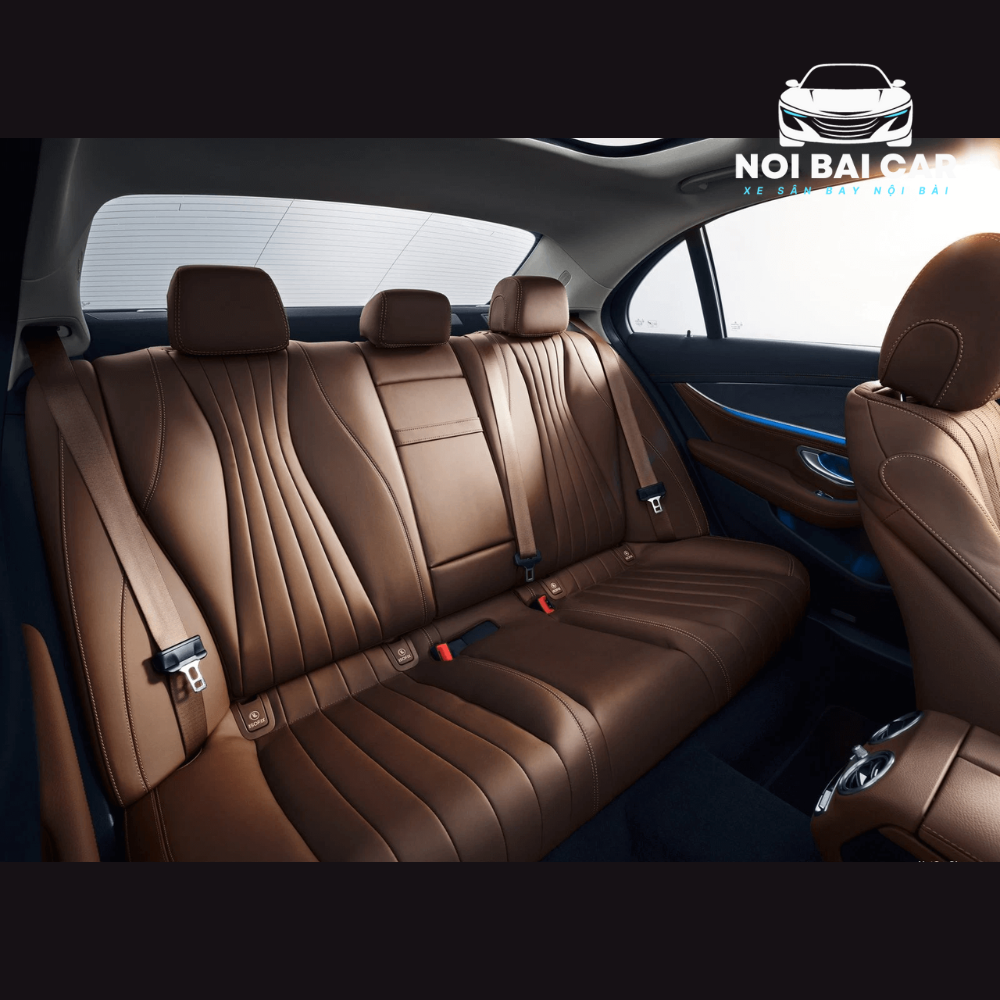 Cho Thuê Xe Mercedes E300 Đời Mới (1) Cho Thuê Xe Mercedes E300 Đời Mới (1)